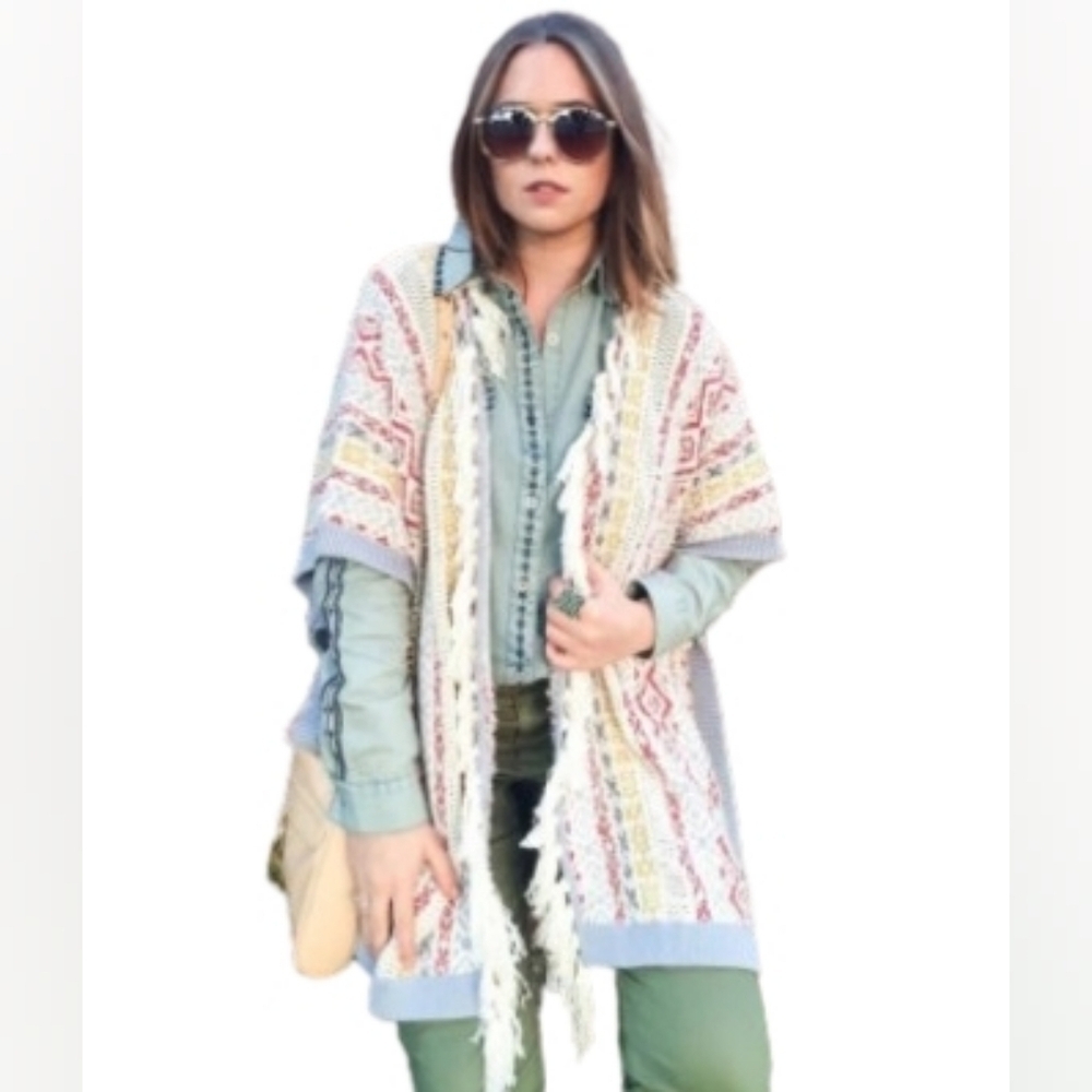 Cabi Love Carol Patterned Poncho Style Sweater Size XS/S With Armholes Tassels